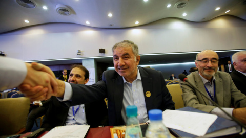 El gobernador de Irán ante la OPEP, Hossein Kazempour Ardebili,durante la reunión de Argel. REUTERS/Ramzi Boudina El gobernador de Irán ante la OPEP, Hossein Kazempour Ardebili,durante la reunión de Argel. REUTERS/Ramzi Boudina