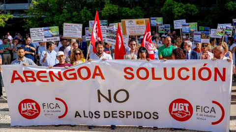Trabajadores de los comités de las sociedades de Abengoa en la sede de Palmas Altas, concentrados para pedir que la SEPI responda a 08 de junio del 2022 en Sevilla (Andalucía, España) Trabajadores de los comités de las sociedades de Abengoa en la sede de Palmas Altas, concentrados para pedir que la SEPI responda a 08 de junio del 2022 en Sevilla (Andalucía, España)