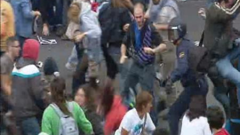 64 heridos y 28 detenidos, balance de la jornada de protesta ante el Congreso 64 heridos y 28 detenidos, balance de la jornada de protesta ante el Congreso