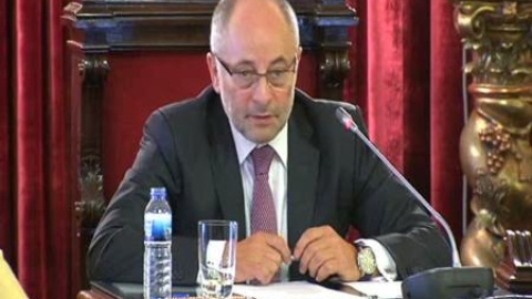 El alcalde de Ourense: "Me voy como llegué, con la cabeza alta" El alcalde de Ourense: "Me voy como llegué, con la cabeza alta"