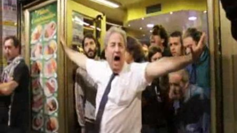 Alberto Casillas, un camarero héroe del 25S Alberto Casillas, un camarero héroe del 25S