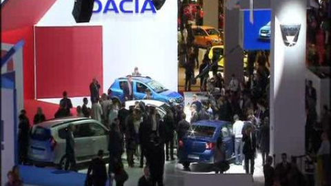 El coche "low cost" triunfa en Paris El coche "low cost" triunfa en Paris