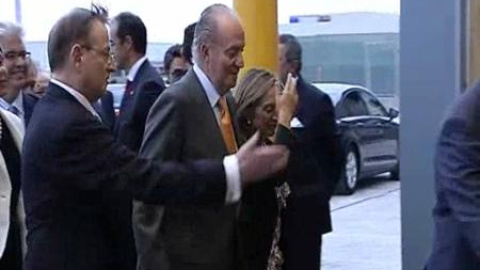 Artur Mas evita una foto junto al Rey Artur Mas evita una foto junto al Rey