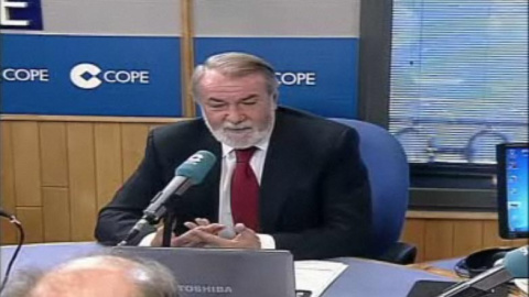 A Mayor Oreja le parece un disparate que se televisen las manifestaciones A Mayor Oreja le parece un disparate que se televisen las manifestaciones