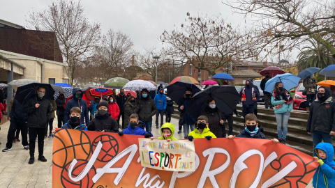 Concentració davant del pavelló a la Bisbal de l'Empordà. Concentració davant del pavelló a la Bisbal de l'Empordà.