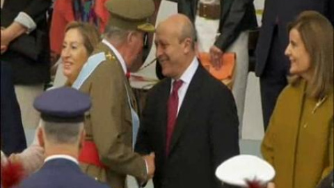 El rey reprende a Rajoy por las palabras de Wert El rey reprende a Rajoy por las palabras de Wert
