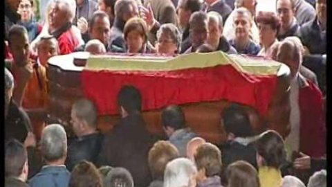 Funeral por el hombre que se suicidó antes de ser desahuciado Funeral por el hombre que se suicidó antes de ser desahuciado