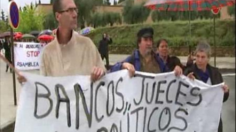 La cara y cruz de la lucha contra los desahucios La cara y cruz de la lucha contra los desahucios