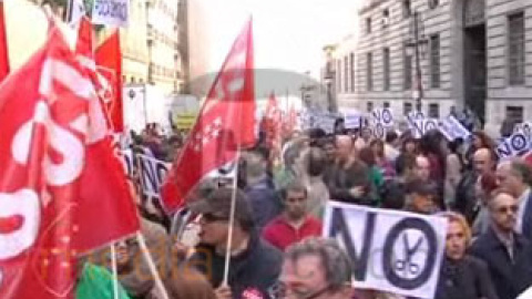 Alumnos y profesores universitarios protestan en Madrid Alumnos y profesores universitarios protestan en Madrid