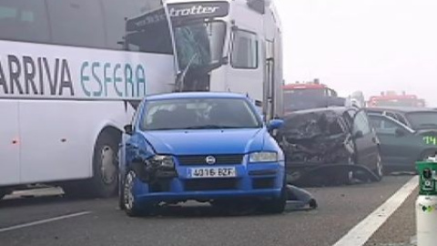 Un muerto y más de 30 heridos en un accidente múltiple en Lleida Un muerto y más de 30 heridos en un accidente múltiple en Lleida