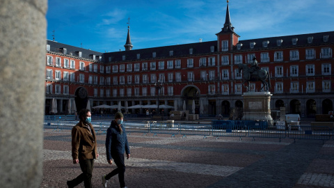Vista de la Plaza Mayor de Madrid sin turistas ni apenas madrileños. Vista de la Plaza Mayor de Madrid sin turistas ni apenas madrileños.