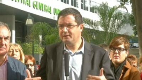 El PSOE dice que el Gobierno del PP tiene la cabeza "más puesta en Suiza que en España" El PSOE dice que el Gobierno del PP tiene la cabeza "más puesta en Suiza que en España"