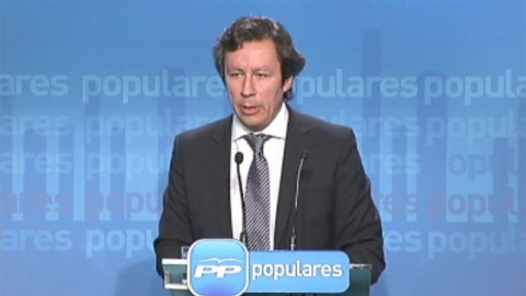 Floriano recomienda a Rubalcaba que también pida la dimisión de Griñán por el caso de los ERE en Andalucía. Floriano recomienda a Rubalcaba que también pida la dimisión de Griñán por el caso de los ERE en Andalucía.