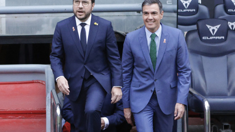 El presidente del Gobierno, Pedro Sánchez (d), y el de la Generalitat, Pere Aragonès, a su llegada este lunes 27 de junio al acto de entrega de la 35 edición de los premios Pimec en el Camp Nou. El presidente del Gobierno, Pedro Sánchez (d), y el de la Generalitat, Pere Aragonès, a su llegada este lunes 27 de junio al acto de entrega de la 35 edición de los premios Pimec en el Camp Nou.