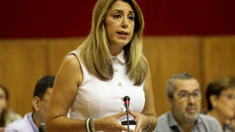 La presidenta de la Junta de Andalucía, Susana Díaz, durante la respuesta a una de las preguntas planteadas en la sesión control La presidenta de la Junta de Andalucía, Susana Díaz, durante la respuesta a una de las preguntas planteadas en la sesión control