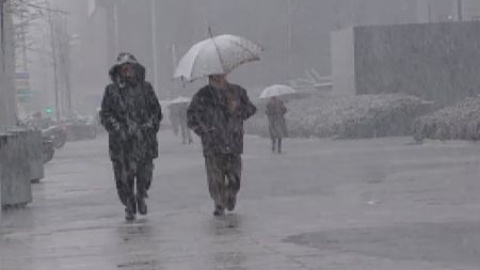 Una intensa nevada sorprende a los madrileños Una intensa nevada sorprende a los madrileños