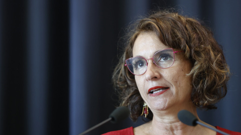 La ministra de Hacienda y Función Pública, María Jesús Montero, interviene en la presentación de un número monográfico de la revista Temas sobre "Socialismo participativo: En torno al concepto de Thomas Piketty", este lunes en Madrid. La ministra de Hacienda y Función Pública, María Jesús Montero, interviene en la presentación de un número monográfico de la revista Temas sobre "Socialismo participativo: En torno al concepto de Thomas Piketty", este lunes en Madrid.