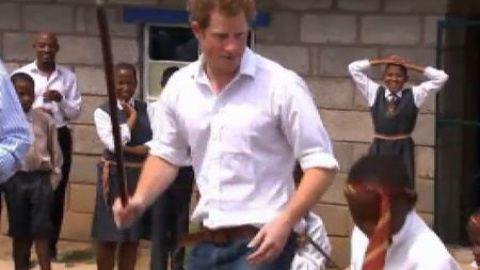 El príncipe Hary baila en Lesoto El príncipe Hary baila en Lesoto