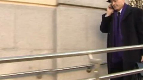 Gómez Bermúdez admite la querella de IU contra Bárcenas Gómez Bermúdez admite la querella de IU contra Bárcenas