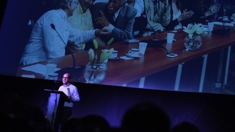 Jacinto Lara también quiso rendir homenaje a la labor del abogado laborista que luchó contra la injusticia y la impunidad en Chile, Argentina y España./ FERNANDO SÁNCHEZ