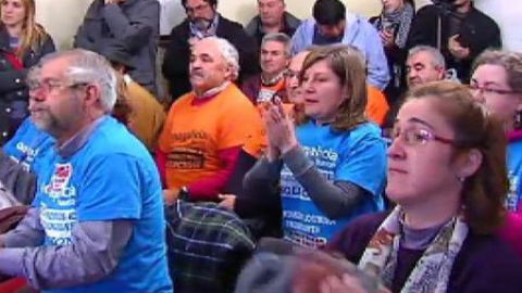 Afectados por las preferentes protestan en ayuntamientos de Galicia Afectados por las preferentes protestan en ayuntamientos de Galicia