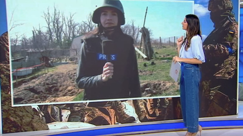 María Senovilla, durante una de sus coberturas televisivas desde Ucrania.
