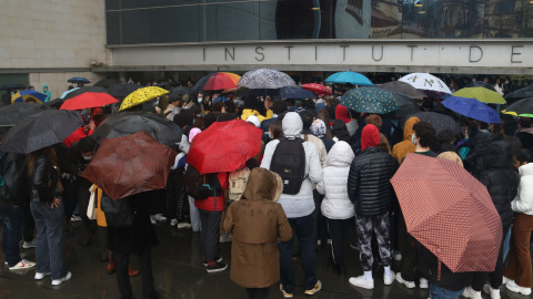 Concentració d'alumnes i exalumnes de l'Institut del Teatre a la porta del centre per denunciar els presumptes casos d'abús de poder i assetjament Concentració d'alumnes i exalumnes de l'Institut del Teatre a la porta del centre per denunciar els presumptes casos d'abús de poder i assetjament
