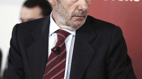 Rubalcaba propone que el Rey tenga el mismo estatus que los cargos públicos Rubalcaba propone que el Rey tenga el mismo estatus que los cargos públicos