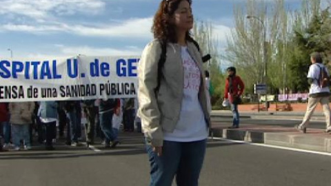 Profesionales y usuarios protestan en defensa de la sanidad pública madrileña Profesionales y usuarios protestan en defensa de la sanidad pública madrileña