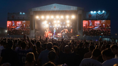 El grupo Love of Lesbian durante su actuación este sábado en la tercera jornada del festival internacional de Benicasim (FIB 2022) que se celebra en la localidad castellonense. El grupo Love of Lesbian durante su actuación este sábado en la tercera jornada del festival internacional de Benicasim (FIB 2022) que se celebra en la localidad castellonense.