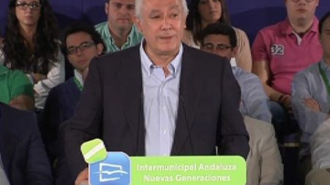 Arenas señala que el Gobierno de Rajoy "se rebela cada viernes" contra la crisis Arenas señala que el Gobierno de Rajoy "se rebela cada viernes" contra la crisis
