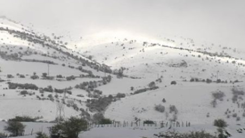 El temporal de frío y nieve mantiene en alerta al norte y centro peninsular El temporal de frío y nieve mantiene en alerta al norte y centro peninsular