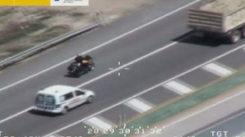 La DGT pone en marcha una campaña de control de motocicletas y ciclomotores La DGT pone en marcha una campaña de control de motocicletas y ciclomotores