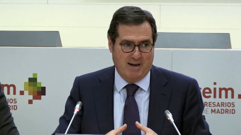 El presidente de la CEOE compara los impuestos a las eléctricas con el exterminio nazi El presidente de la CEOE compara los impuestos a las eléctricas con el exterminio nazi