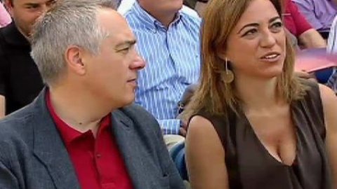 Chacón pide al PSC que no acuda a la reunión para la consulta soberanista Chacón pide al PSC que no acuda a la reunión para la consulta soberanista