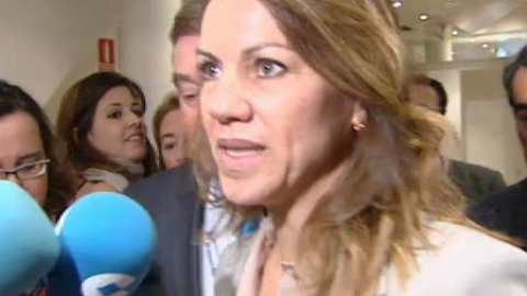 "Se lo debería preguntar a ella" "Se lo debería preguntar a ella"