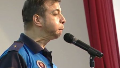 Un poli marchoso Un poli marchoso