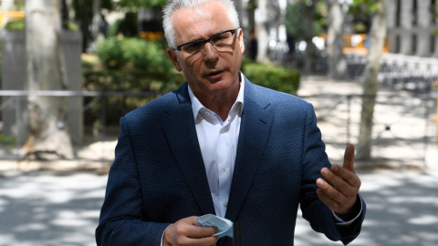 06/07/2022. Baltazar Garzon habla con la prensa a las afueras del Tribunal Supremo, en Madrid, a 27 de julio de 2020. 06/07/2022. Baltazar Garzon habla con la prensa a las afueras del Tribunal Supremo, en Madrid, a 27 de julio de 2020.