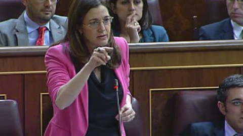 Sáenz de Santamaría: "La oposición solo trabaja los fines de semana" Sáenz de Santamaría: "La oposición solo trabaja los fines de semana"