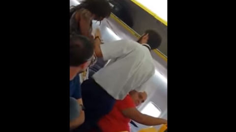 Imagen del vídeo grabado por uno de los pasajeros. Imagen del vídeo grabado por uno de los pasajeros.