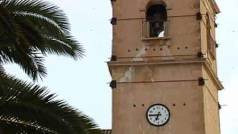 Repique de campanas en Lorca por las víctimas del terremoto Repique de campanas en Lorca por las víctimas del terremoto
