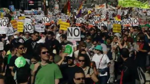 El 15-M vuelve a tomar las plazas dos años después El 15-M vuelve a tomar las plazas dos años después