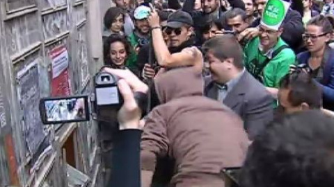 Primera asamblea en el edificio ocupado en Barcelona Primera asamblea en el edificio ocupado en Barcelona