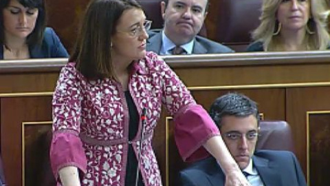 Enfrentamiento entre Sáenz de Santamaría y Soraya Rodríguez por la violencia de género Enfrentamiento entre Sáenz de Santamaría y Soraya Rodríguez por la violencia de género