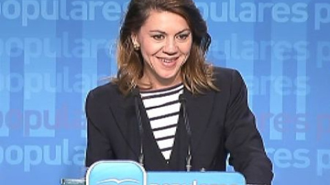 Cospedal considera "de sentido común" que presida Santamaría cuando Rajoy está ausente Cospedal considera "de sentido común" que presida Santamaría cuando Rajoy está ausente