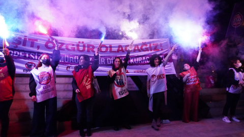 Organizaciones feministas en un acto por el Convenio de Estambul (Estambul).