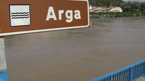 Navarra en alerta por los ríos Ebro y Arga Navarra en alerta por los ríos Ebro y Arga