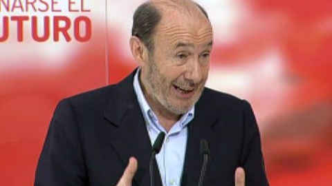 Rubalcaba propone cambiar la Constitución para consagrar la igualdad Rubalcaba propone cambiar la Constitución para consagrar la igualdad