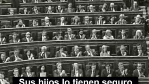 El PSOE denuncia en un vídeo el recorte de becas del Gobierno y la 'ley Wert' El PSOE denuncia en un vídeo el recorte de becas del Gobierno y la 'ley Wert'