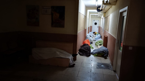 Varios menores duermen en colchonetas en el suelo del Centro de Primera acogida de Menores de Hortaleza.-PÚBLICO Varios menores duermen en colchonetas en el suelo del Centro de Primera acogida de Menores de Hortaleza.-PÚBLICO